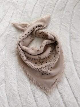 Loua Paisley Bandana Scarf / Beige