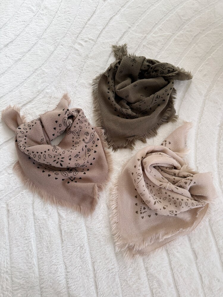 Loua Paisley Bandana Scarf / Light Brown
