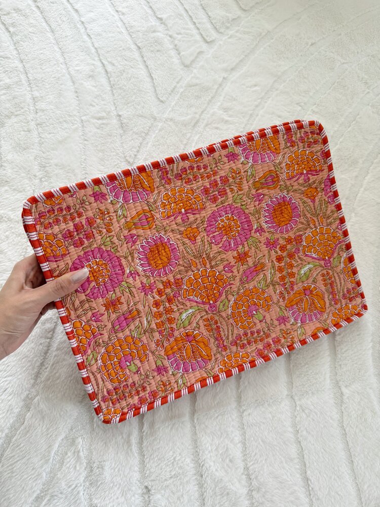Evia Flower Laptop Sleeve / Orange (16 inch)