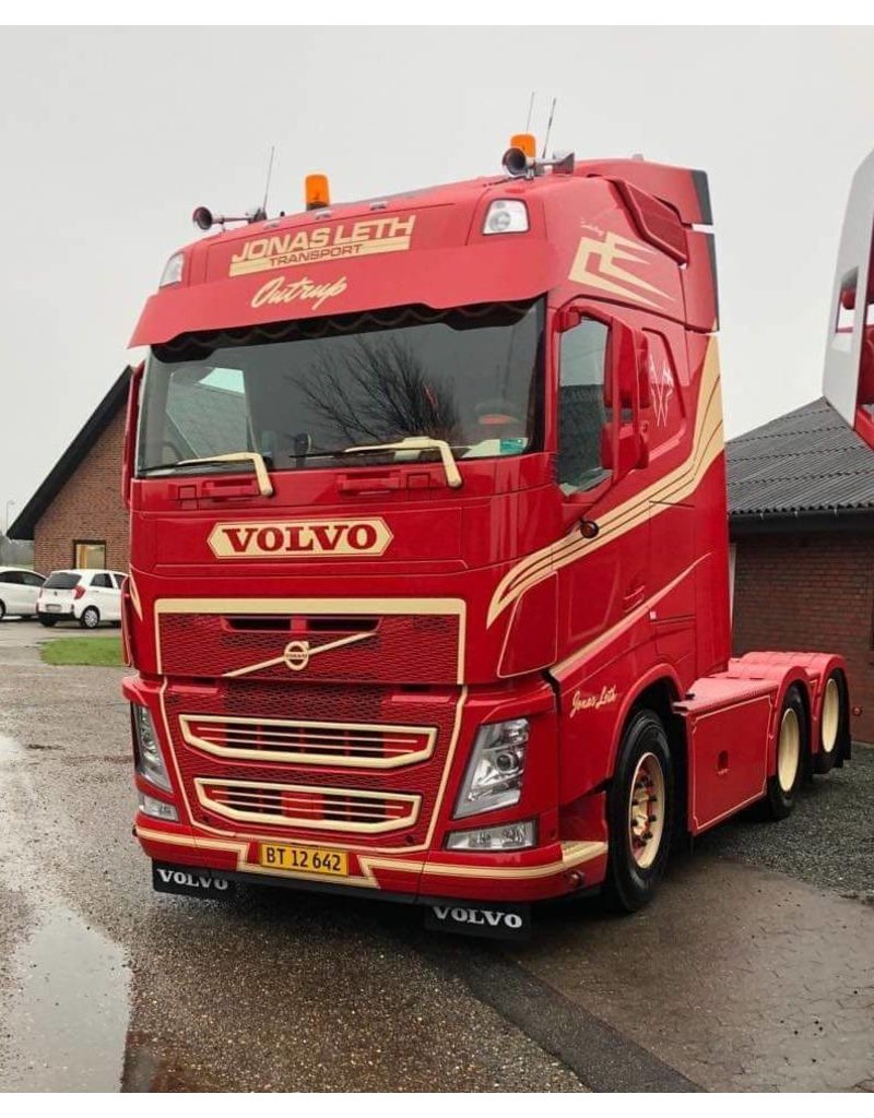 Стекло фары volvo fh4