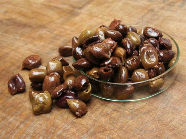 Black Taggiasca olives from Liguria