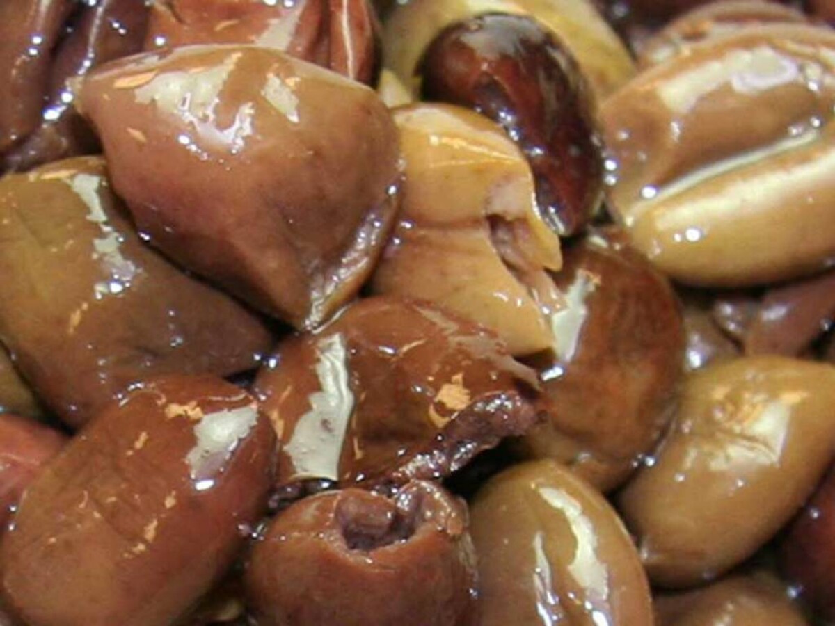 Black Taggiasca olives from Liguria