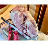 Jamon iberico, gekookte ham van het been gesneden