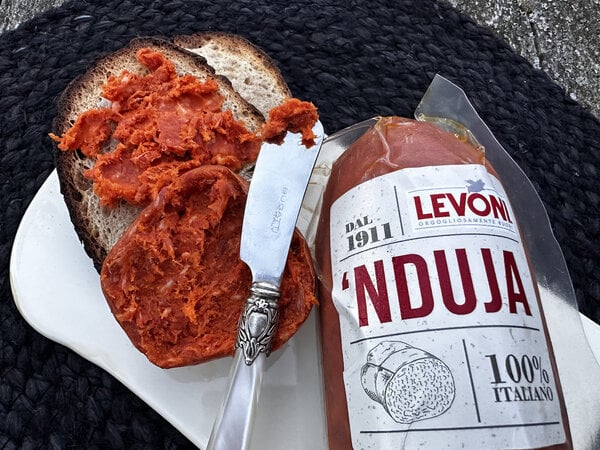 Nduja, pittige Zuid-Italiaanse smeerbare worst