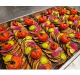 Bayaldi: aubergine/tomaat/ courgette/basilicum/ui