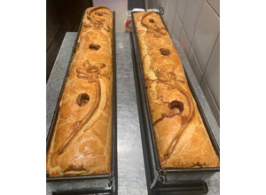 Kalfspaté en croûte/foie/varkensvlees/zwarte wintertruffel/pistache/portpeergelei