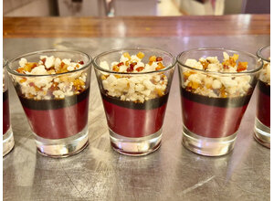 Glaasje biet/aceto balsamico/crumble geitenkaas/pancetta