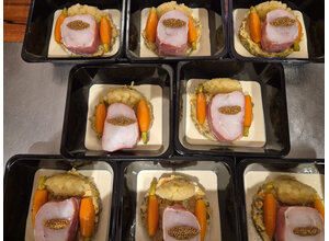 Kabeljauw/wortelstoemp/ augurk/mosterd/appel/witte wijnsaus