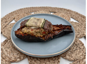 Gevulde aubergine  lamsgehakt/uiencompote