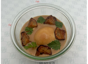 Gepocheerd ei/topinamboercrème/eendenleversaus