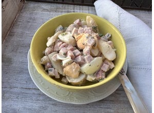 Aspergesalade 'à la Flamande': asperge/ achterham/Opperdoezer/peterselie/ei