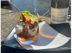 Glaasje salade Niçoise/tonijn/ei/tomaat/crumble