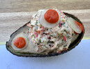 Gevulde avocado/krabsalade/ paprika/appel