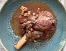 Lamsschenkel, gestoofd in Schotse saus
