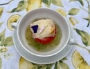 2 bereidingen van parmezaan/tomaat/basilicum