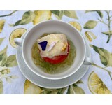 2 bereidingen van parmezaan/tomaat/basilicum