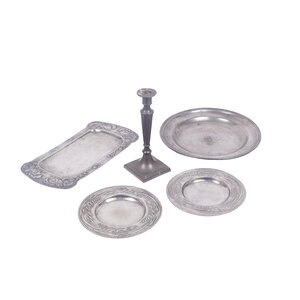 Belasting & Douane Museum Pewter dish, pewter candlestick, bowl and ornamental plates