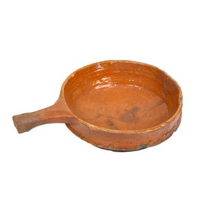 Keramiekmuseum Princessehof Grote steelpan van roodbakkend aardewerk