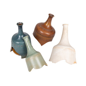 Keramiekmuseum Princessehof Marianna Franken, Set with broken clocks and parts