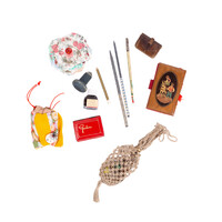 Set of various vintage items