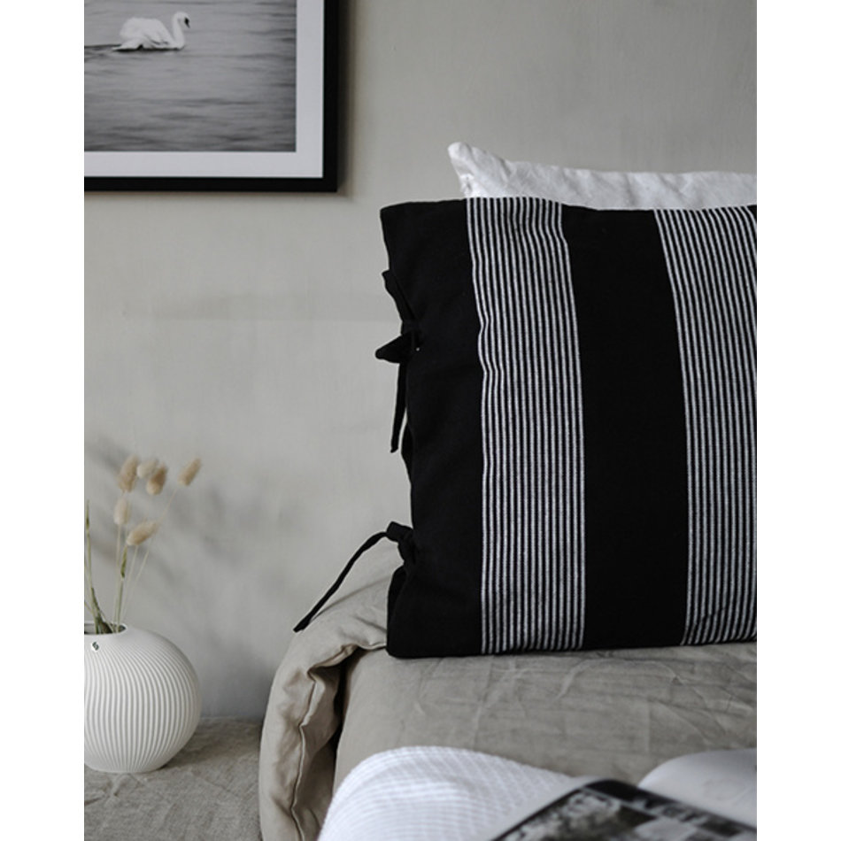 Cushion cover Utveda - Black / White