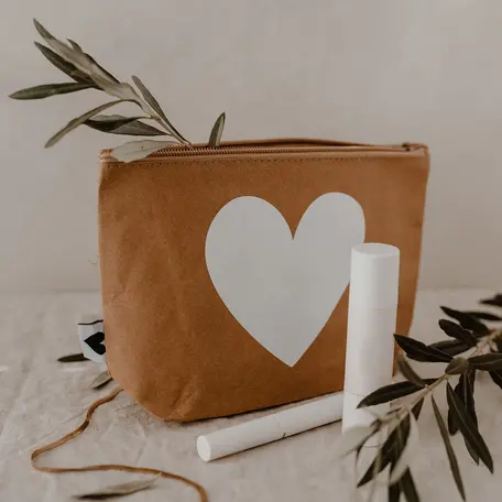 Toiletry bag - Heart white