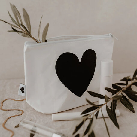 Toiletry bag white - Heart black