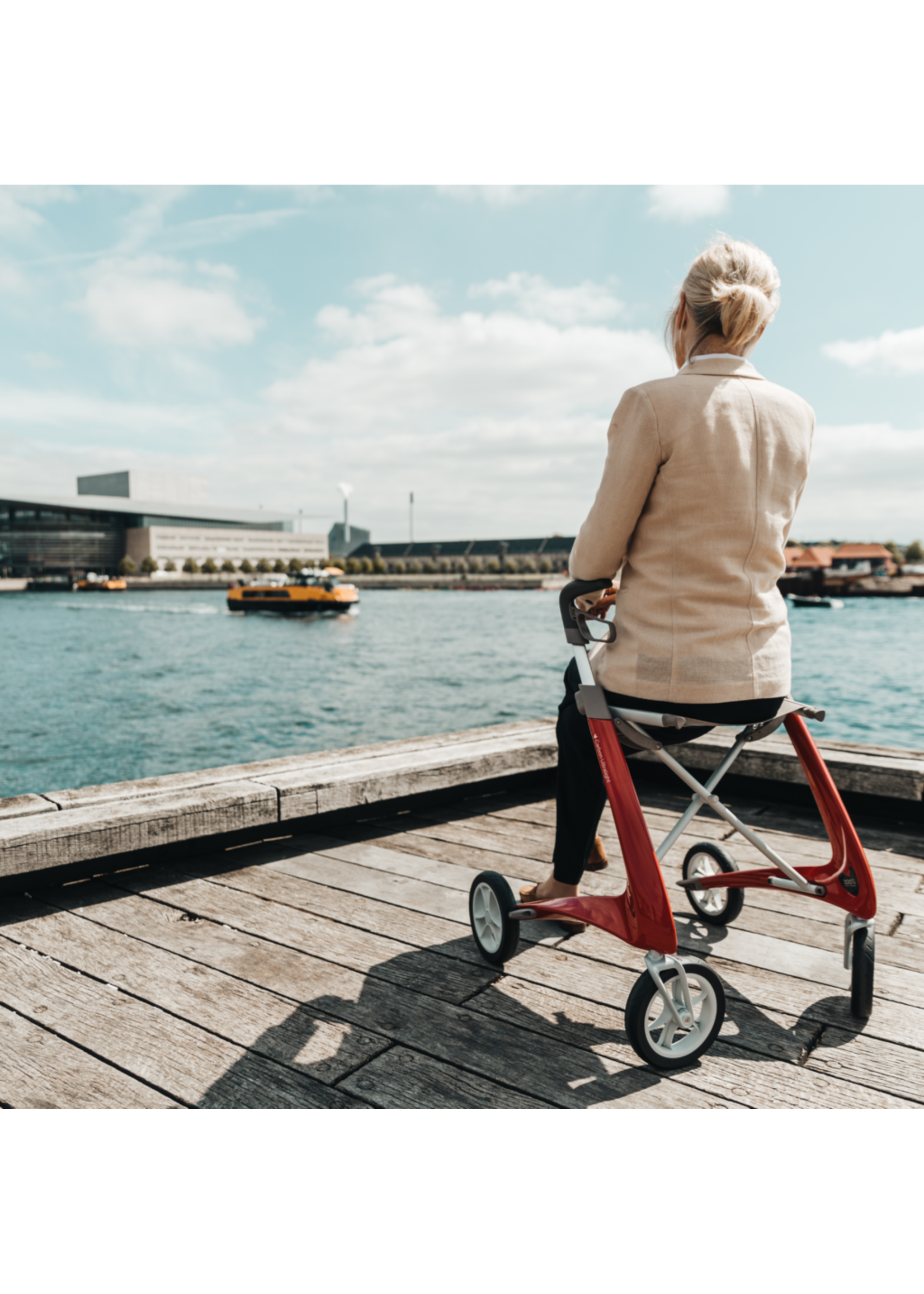 Carbon Ultralight Carbon Ultralight Rollator, kleur zwart, rood of wit in 2 br maten incl weekend tas