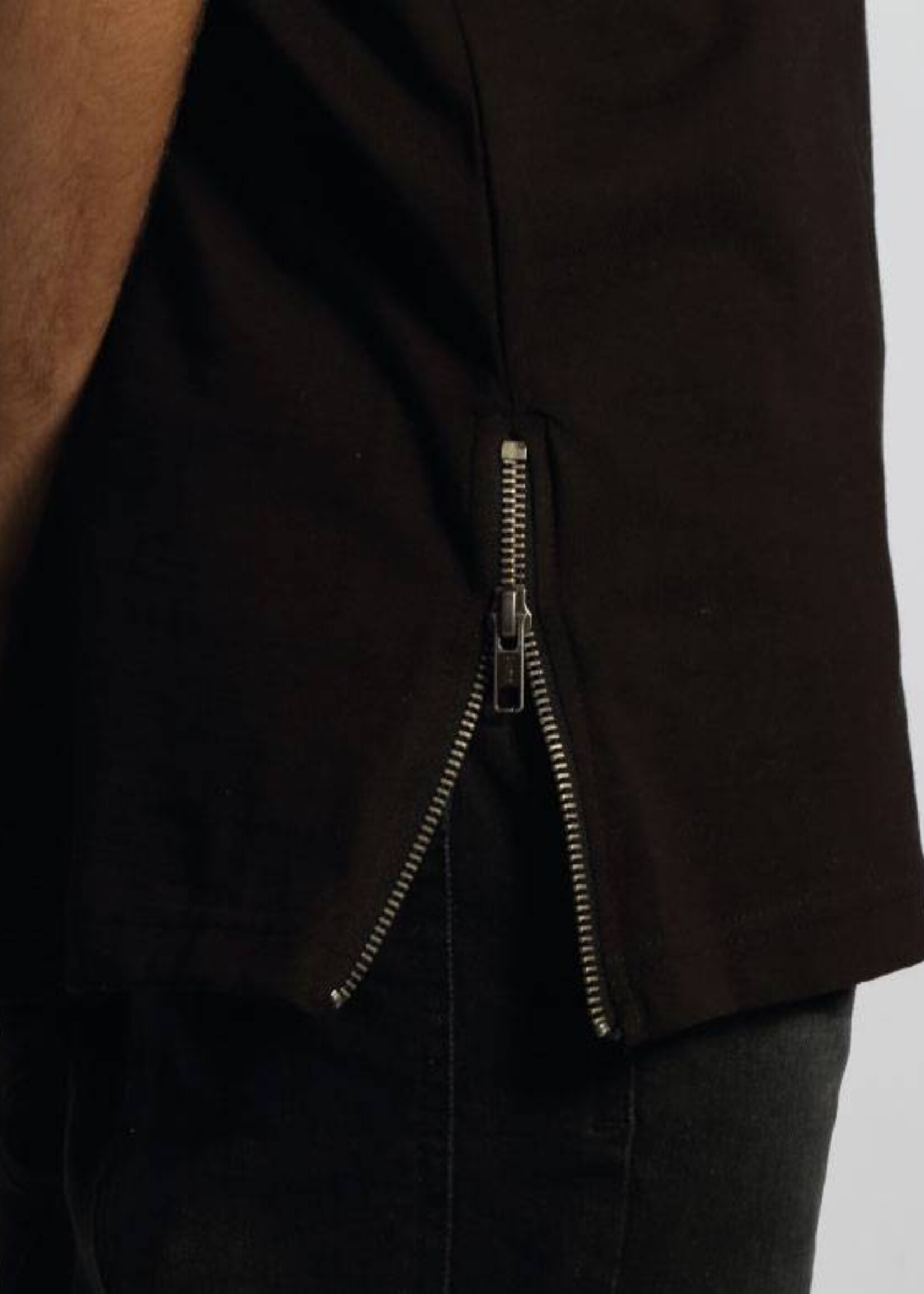 THUNDERBOLT SIDE-ZIP LONG TEE