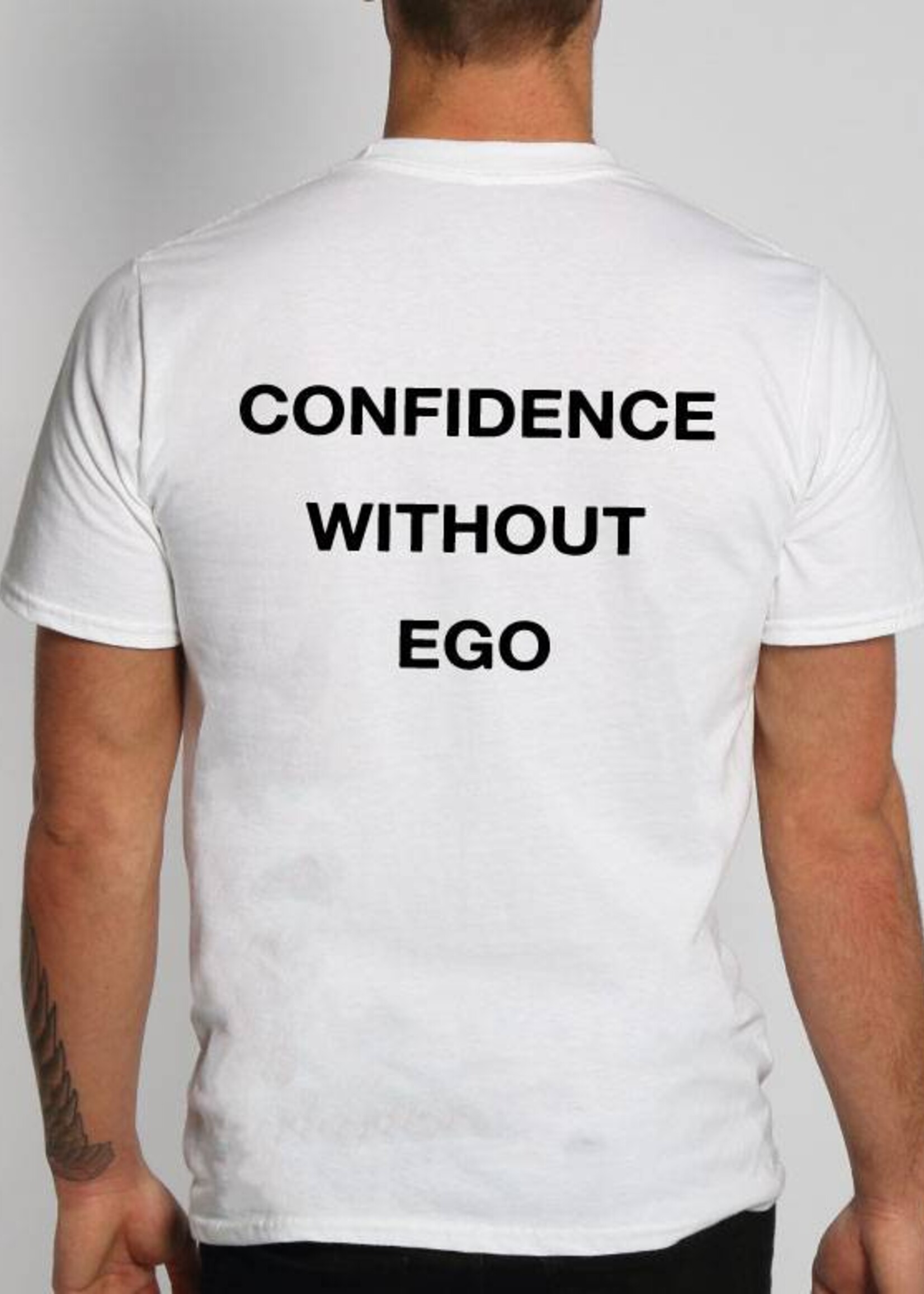 CONFIDENCE WITHOUT EGO TEE (MEN)