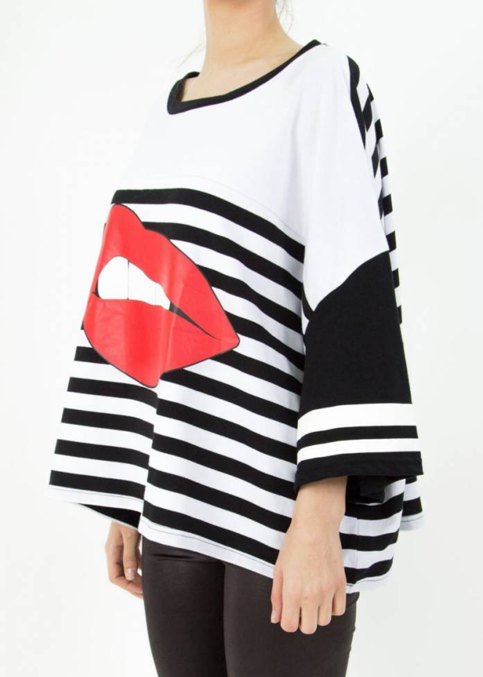 SIXTH JUNE STRIPE LIP OVERSIZE T-SHIRT