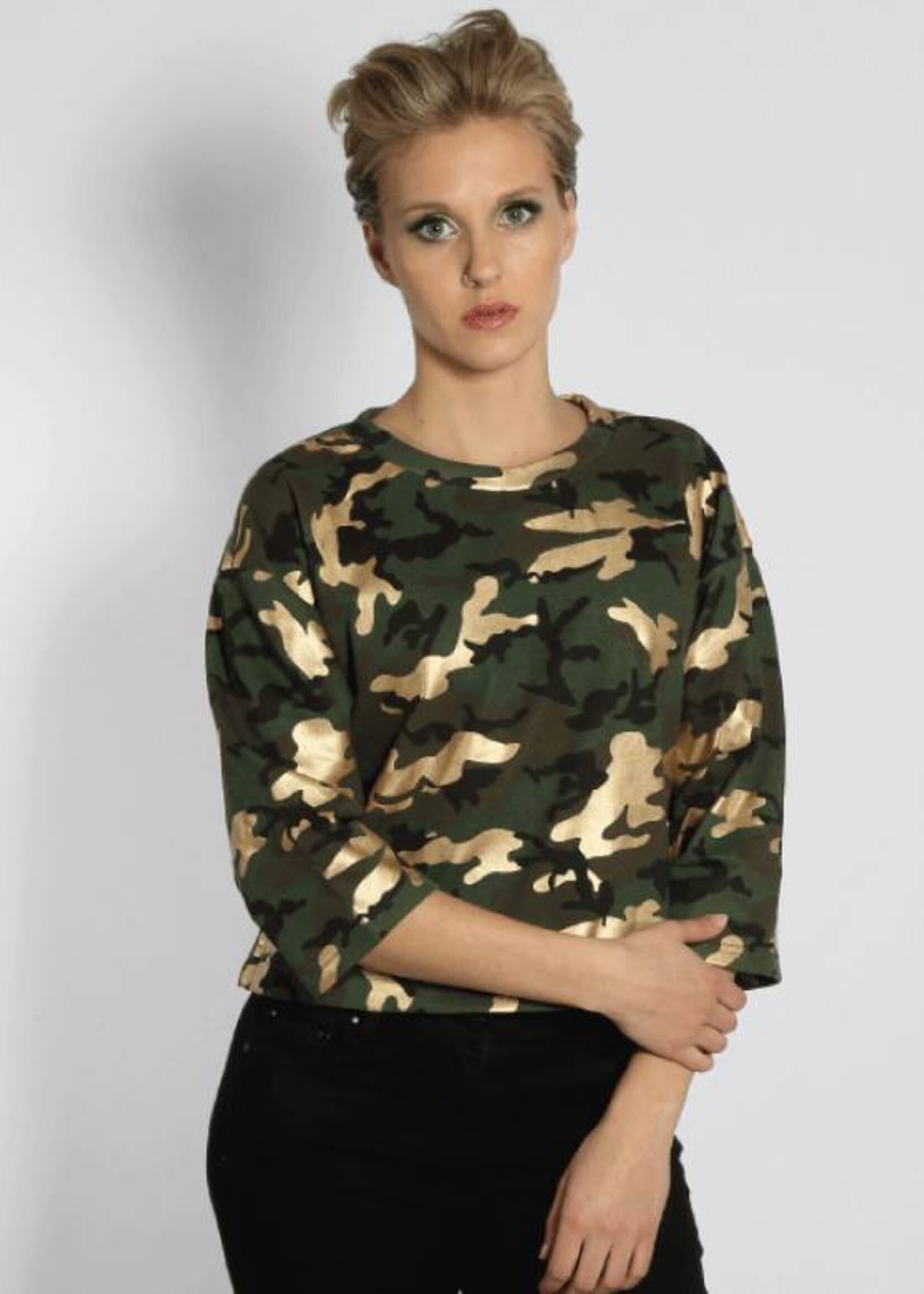 SIXTH JUNE CAMO GOLD CROP SWEATER (WMN)