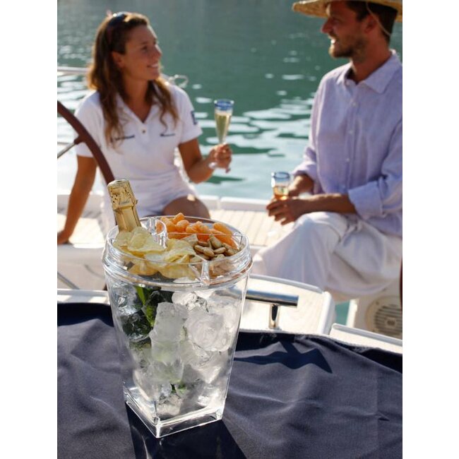 Marine Business Party champagnekoeler met snackbakjes en glashouders