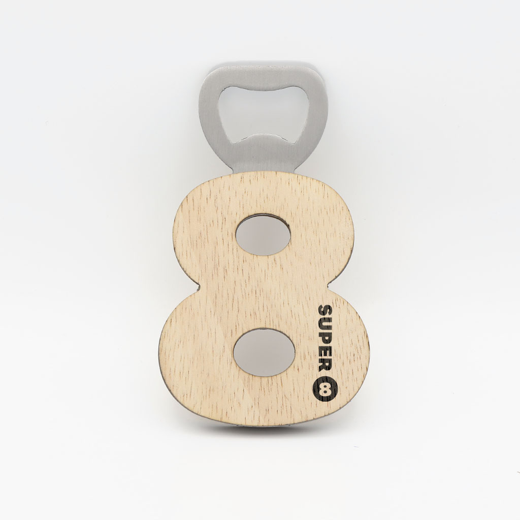 SUPER 8 SUPER 8 - flesopener