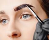 Henna Augenbrauen: Professioneller Schritt-für-Schritt-Plan für perfekte Ergebnisse