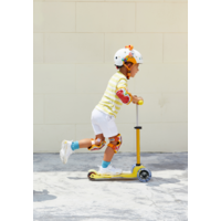 Mini Micro scooter Deluxe LED - 3-wheel children's scooter - Yellow