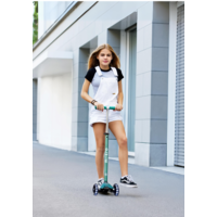 Maxi Micro scooter Deluxe ECO LED - 3-wheel children's scooter - Green