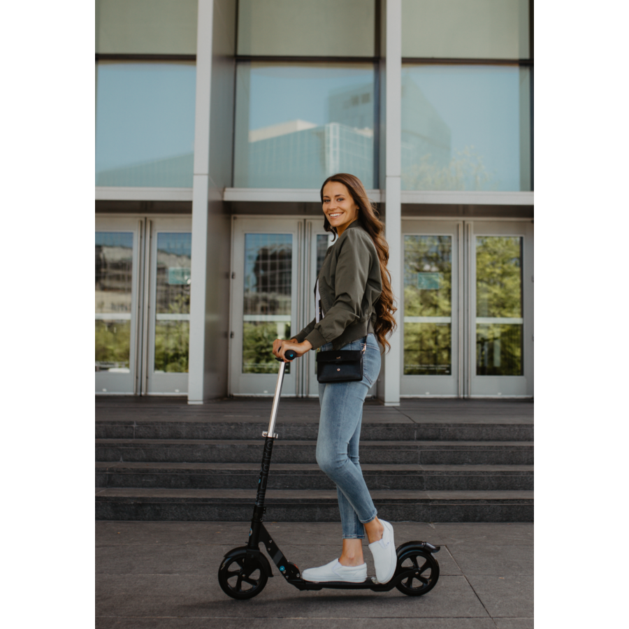 Micro Flex 200 - 2-wheel foldable scooter - 200mm wheels - Matte Black