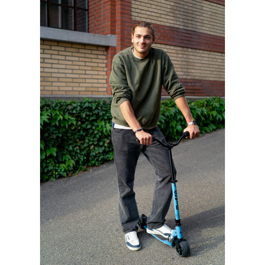 Micro Rocket Deluxe - 2-wheel folding scooter - fat wheels - Alaskan Blue