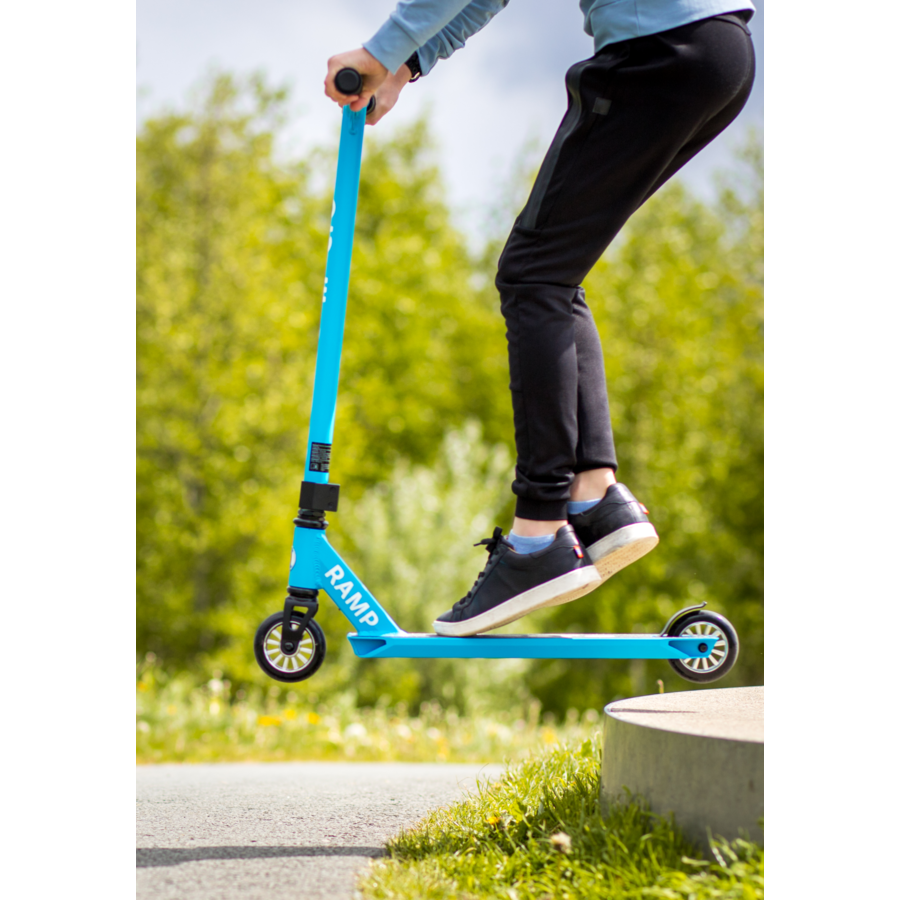 Micro RAMP - 2-wiel stunt kinderstep - lichtgewicht - Cyan