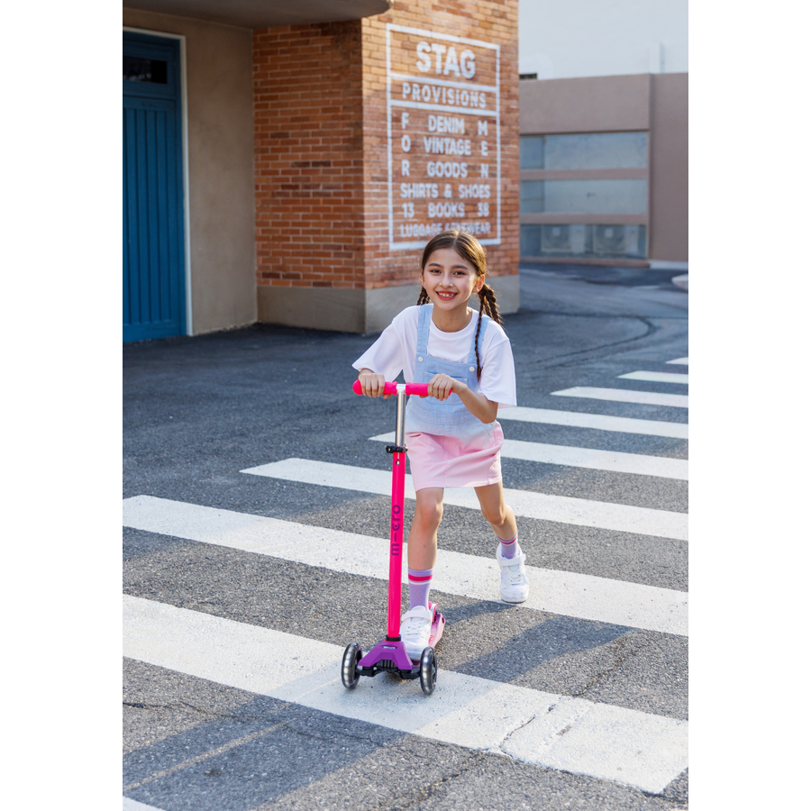 Maxi Micro scooter Deluxe LED - 3-wheel children's scooter - Purple Pink neon