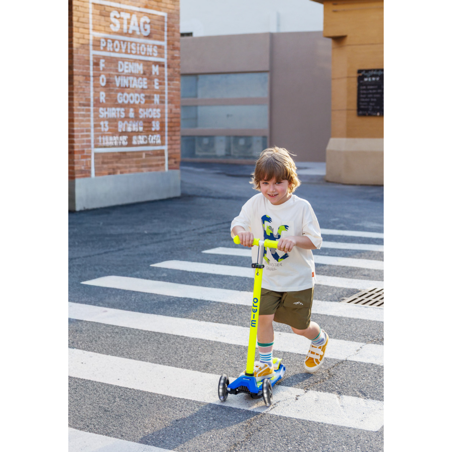 Maxi Micro scooter Deluxe LED - 3-wheel children's scooter - Blue Yellow neon