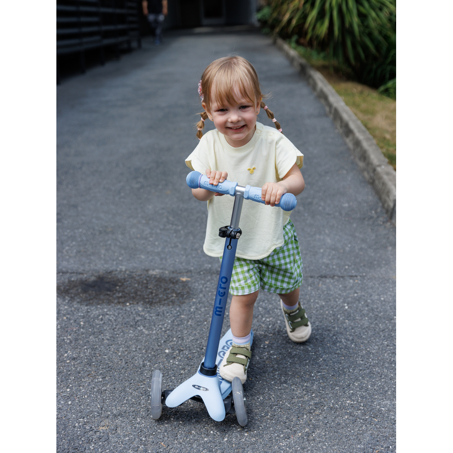 Micro Mini2Grow scooter Deluxe 2.0 LED - 3-wheel children's scooter - 4in1 - Blue