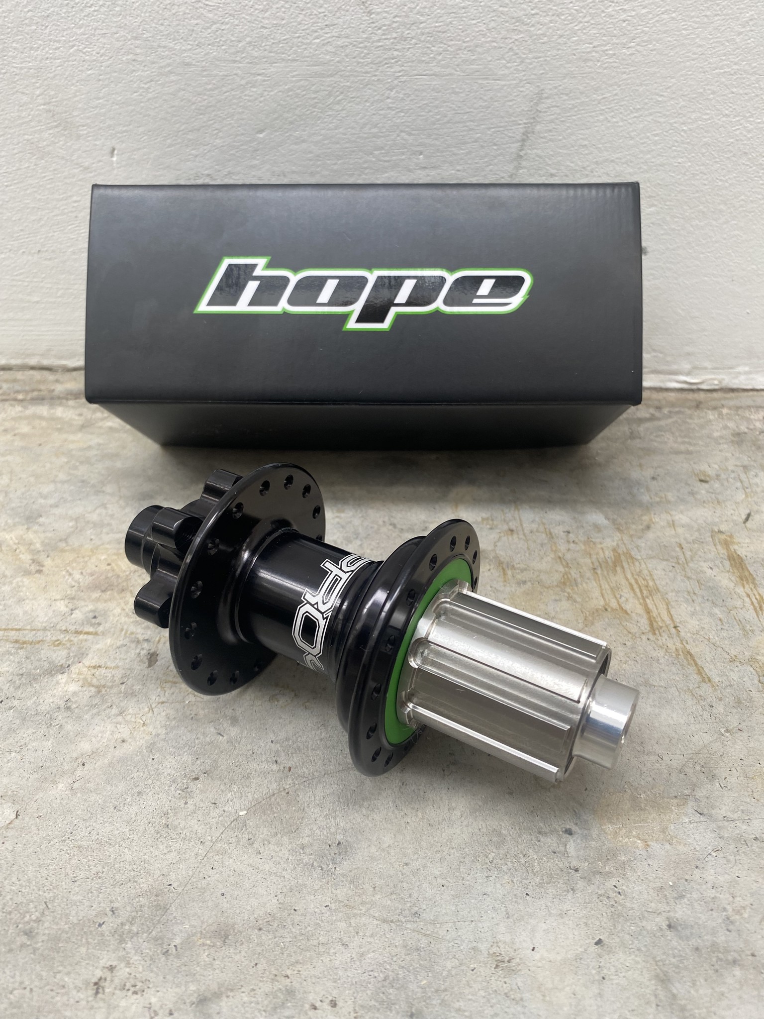 Hope Pro 4 Rear 6Bolt 32h Disc Hub Paradise Cycles