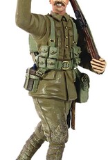 W Britain: 1914 British Infantry Marching Waving Cap