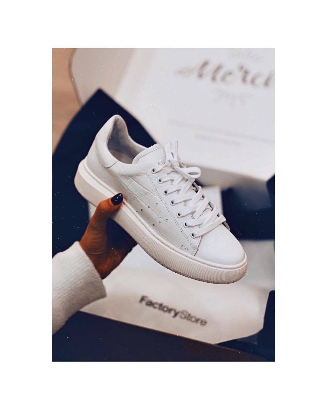 Baskets blanches femme - Nouvelle collection - Factory Store