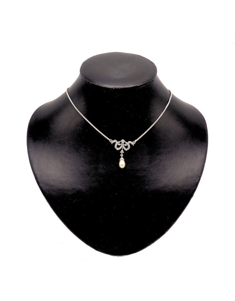 Ketting Strikje met strass en parel