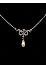 Ketting Strikje met strass en parel