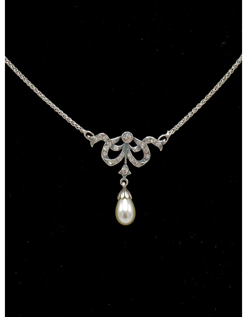 Ketting Strikje met strass en parel
