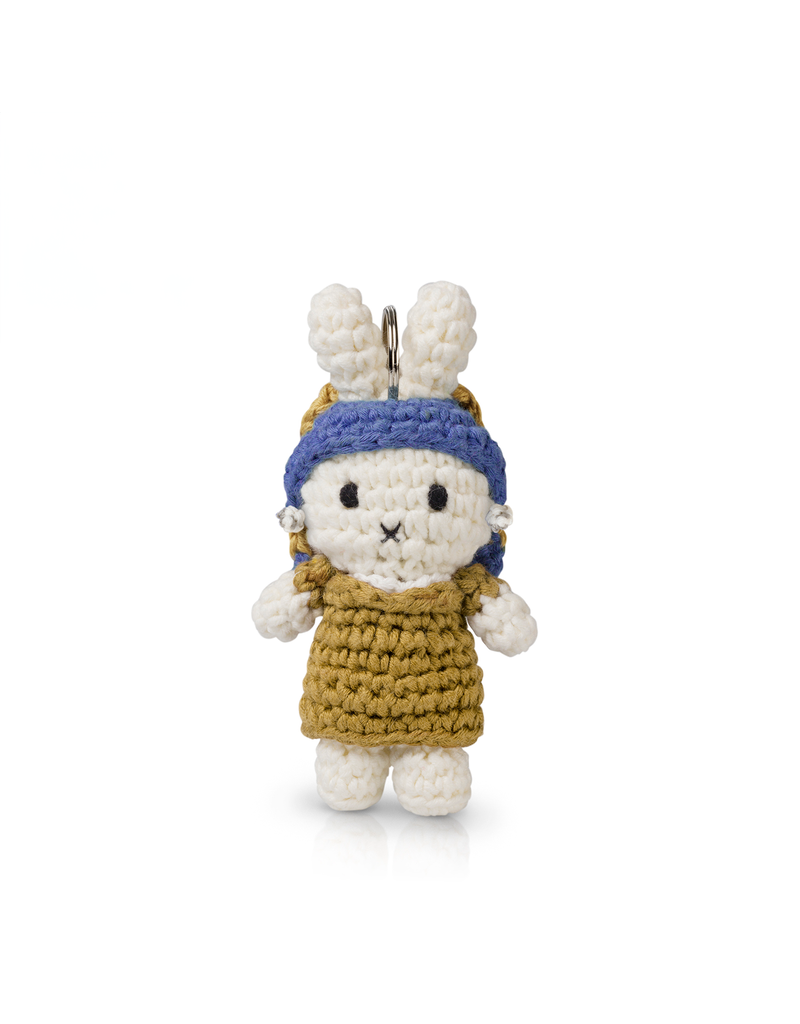 Miffy with a pearl earring - key ring